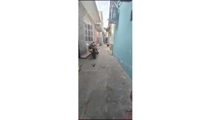 3.5 TỶ NHÀ ĐẸP LUNG LINH - 2 TẦNG - 2 PN CỰC ĐẸP - ĐƯỜNG HẺM XE MÁY - KHU AN NINH - YÊN TĨNH.